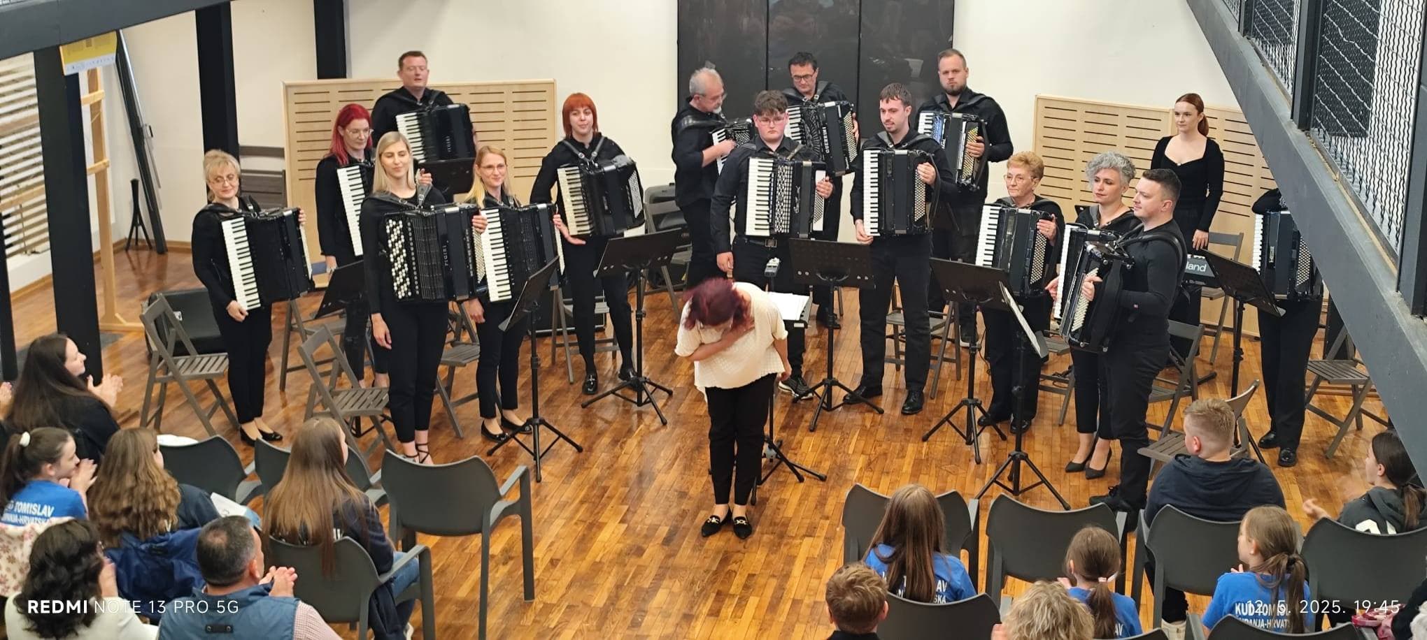 Koncert Brodskog harmonikaškog orkestra i Orkestra Škole harmonike u Županji