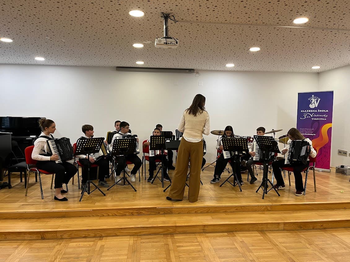Orkestar Škole harmonike Brodskog harmonikaškog orkestra „Bela pl. Panthy” sudjelovao na 13. međužupanijskoj smotri harmonikaša glazbenih škola u Virovitici